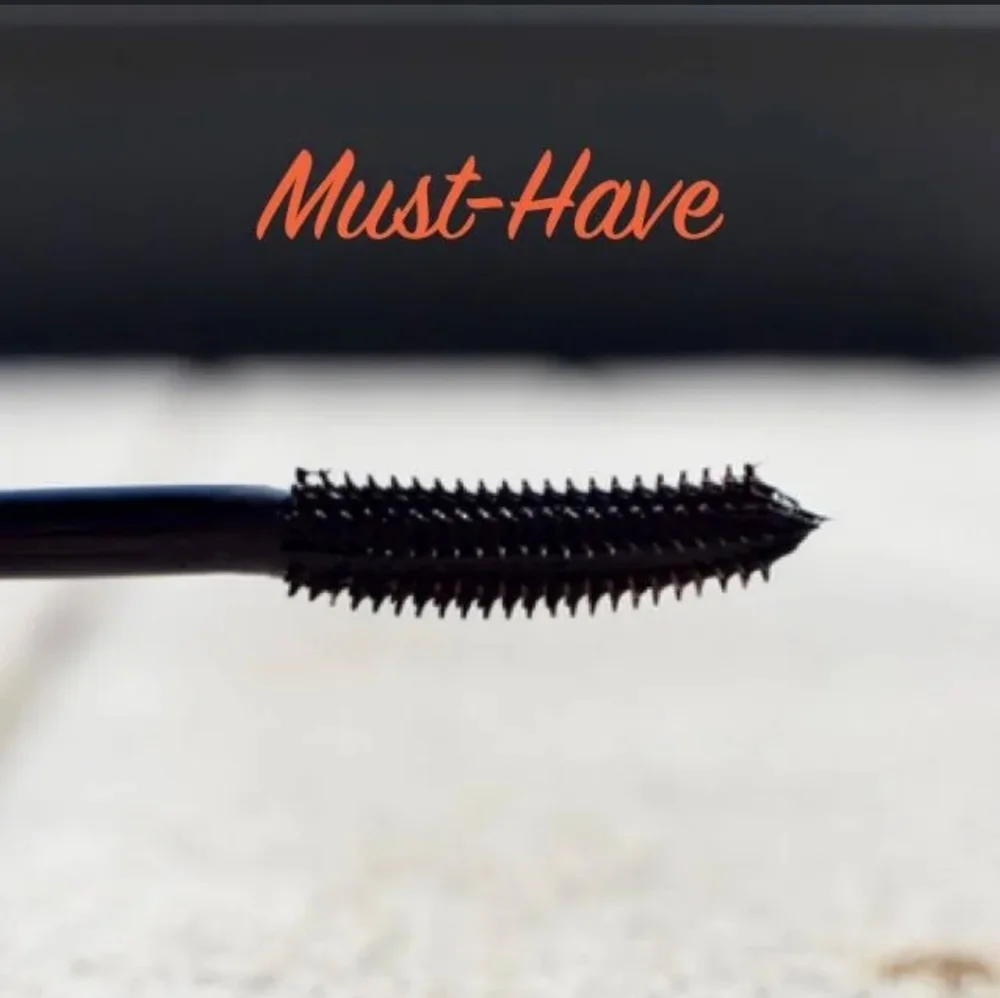 BENEFIT ROLLER LASH SUPER-CURLING & LIFTING MASCARA.